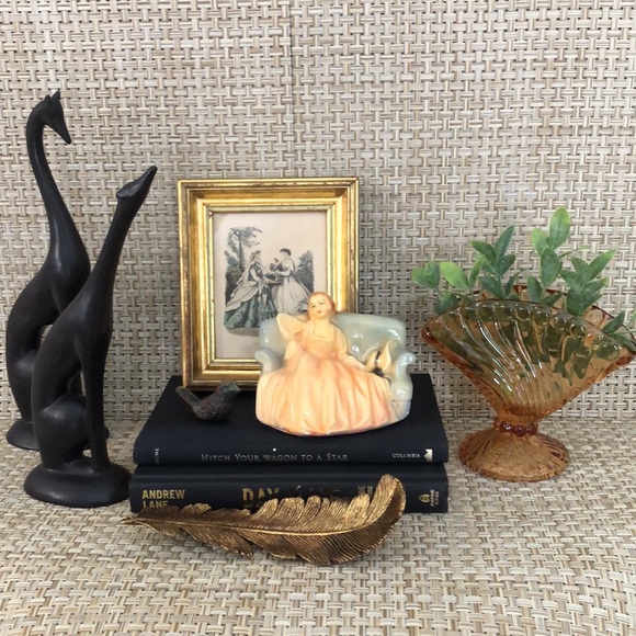 Vignette Set Of Three Victorian Style Decor Pieces - Picture 2 of 16